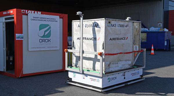 Paris testbed for automonous cargo truck