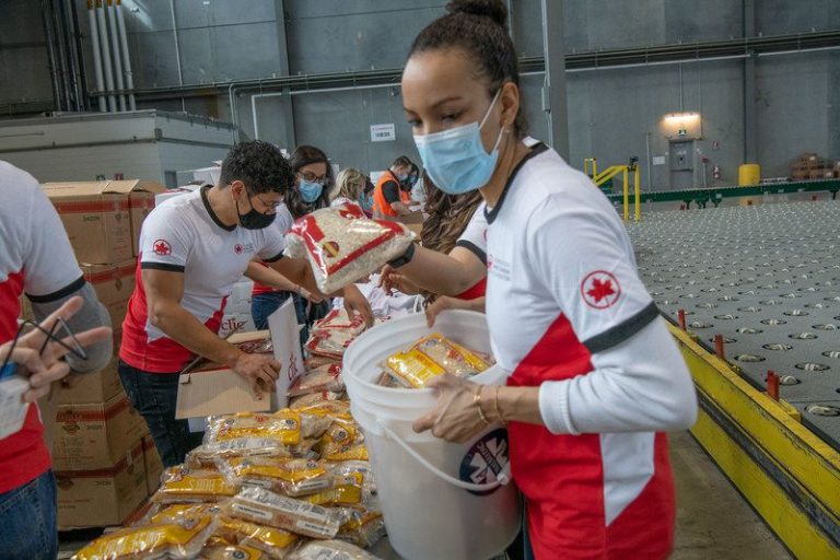 Air Canada freighter moves aid to Ukraine