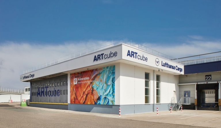 Lufthansa opens arts centre