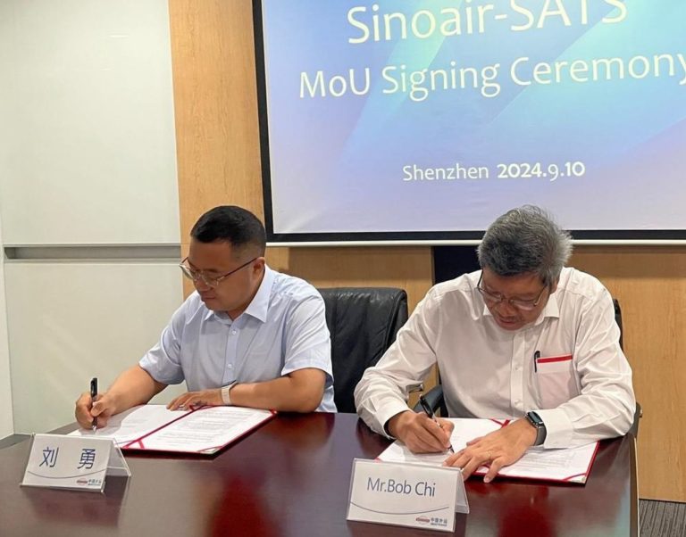 SATS and Sinoair sign worldwide handling deal