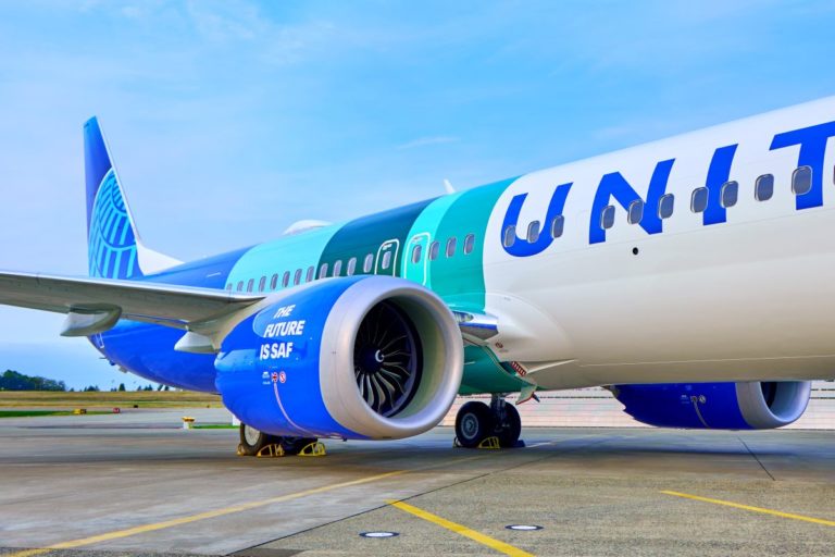 United restarts Tel Aviv service